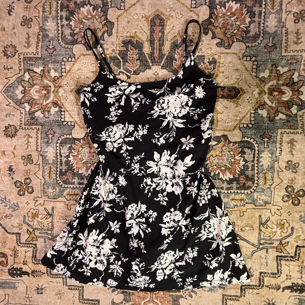 Abercrombie & Fitch Traveler Mini Dress Athletic Gym Floral Built-in Short Small